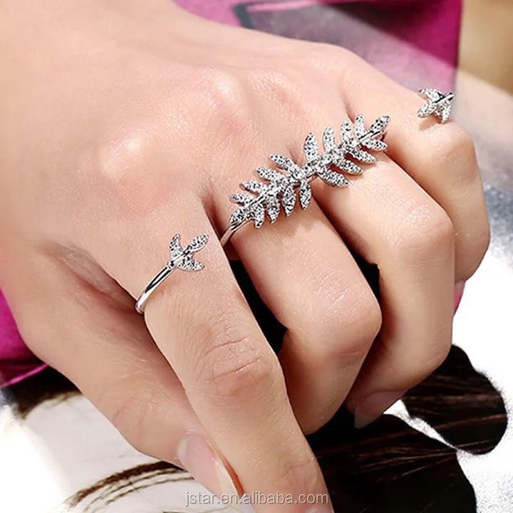 LEAF LINKED RING