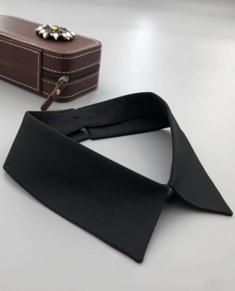 VINTAGE COLLAR