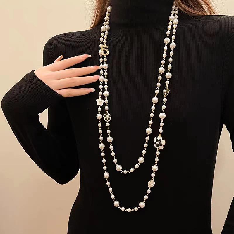 VAN PEARL NECKLACE