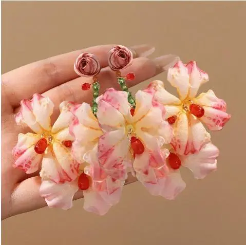 PETAL EARRINGS 