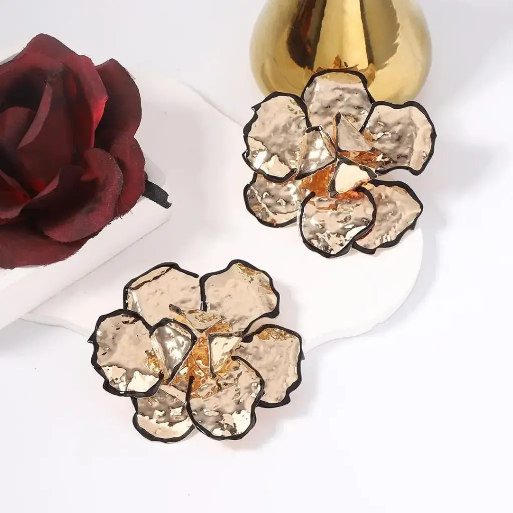 SPIKE EARRINGS 