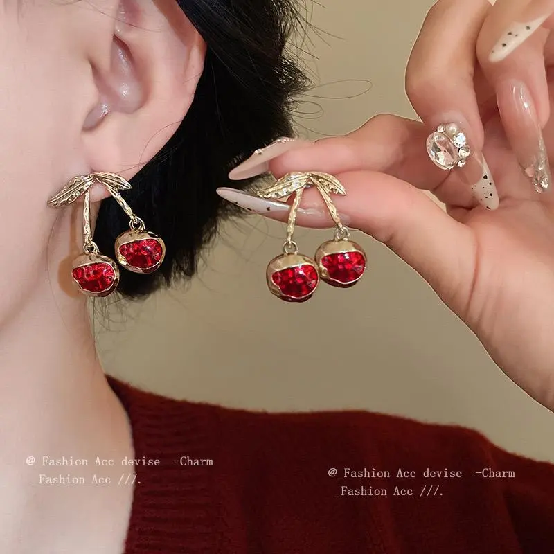 IVY PETAL EARRINGS 