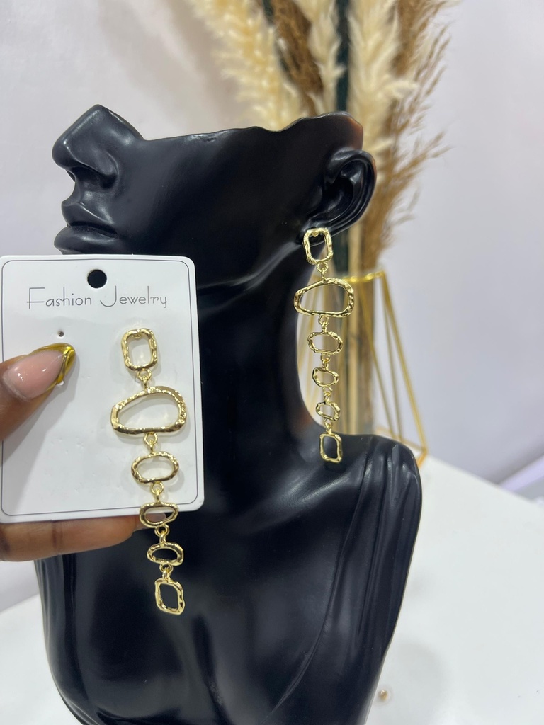 TASSEL SHAPE EARRINGS