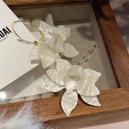 IVY EARRINGS 