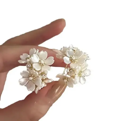 KIM EEARRINGS 